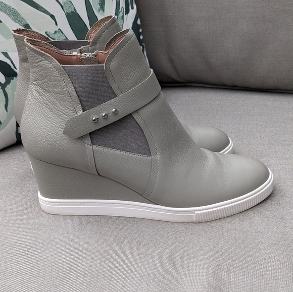 Paolo Shoes - Linea Paolo Freshton High‎ Top Wedge Sneaker Size 11